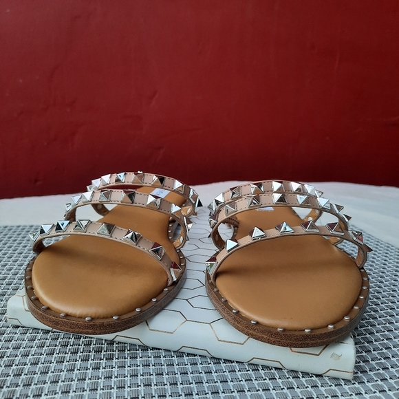 Steve Madden Lodell Rock Stud Flat Sandals Taupe Silver 8 NEW Blogger Fave - Picture 8 of 14
